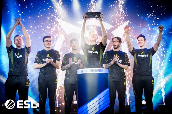 他的判罚尺 他的判罚尺